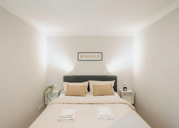 Homely - Cozy Studio, Modern, Near Theater & Kurfuerstendamm アパート