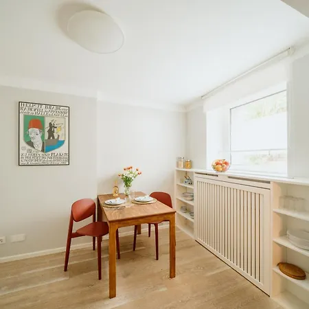 Homely - Cozy Studio, Modern, Near Theater & Kurfuerstendamm Berlin