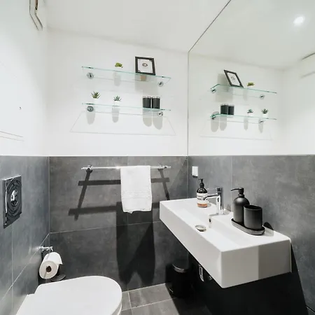 Apartment Homely - Cozy Studio, Modern, Near Theater & Kurfuerstendamm *