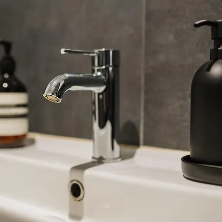 Homely - Cozy Studio, Modern, Near Theater & Kurfuerstendamm