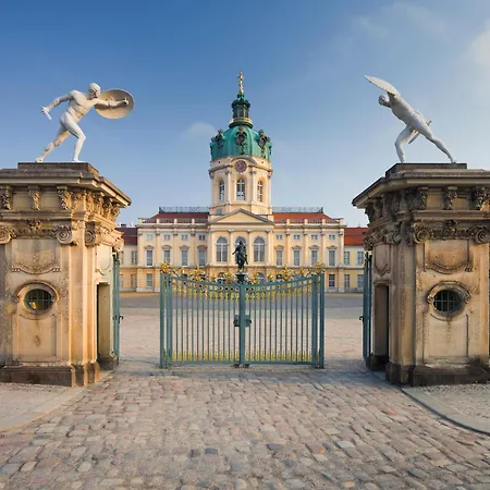 Homely - Cozy Studio, Modern, Near Theater & Kurfuerstendamm Appartement *