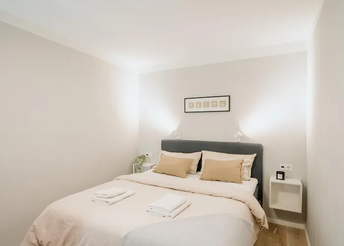 Appartamento Homely - Cozy Studio, Modern, Near Theater & Kurfuerstendamm Berlino