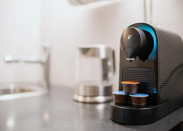 Homely - Cozy Studio, Modern, Near Theater & Kurfuerstendamm * Berlino