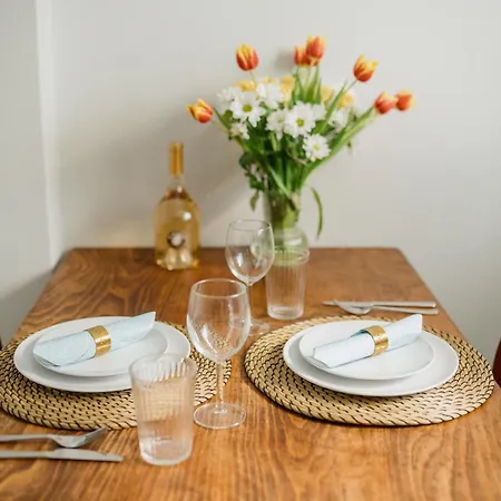 Homely - Cozy Studio, Modern, Near Theater & Kurfuerstendamm 베를린